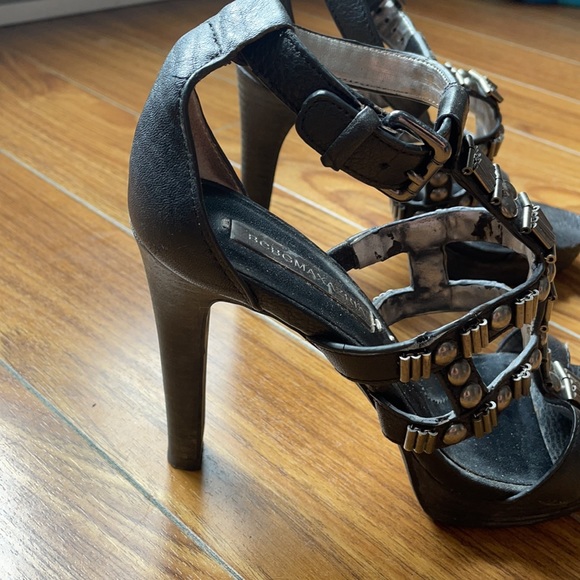 BCBG black heels - Picture 3 of 7